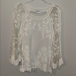 Davi&Dani Women’s Cream Asymmetrical Blouse